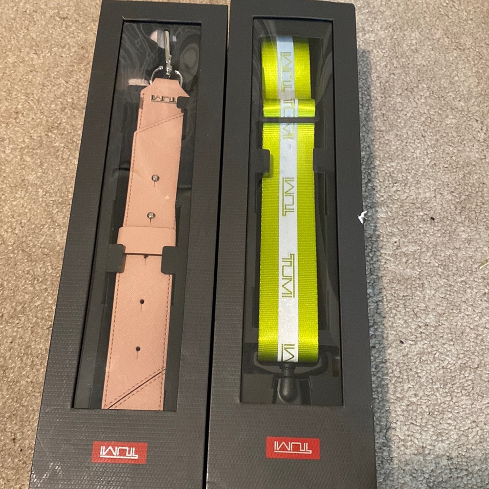 TUMI shoulder straps
